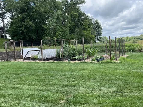 1546 E Highway 26 Hartford City IN 47348