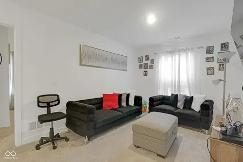 7423 Manor Lake Lane Indianapolis IN 46268