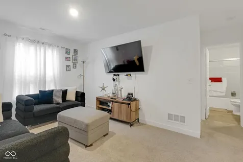 7423 Manor Lake Lane Indianapolis IN 46268