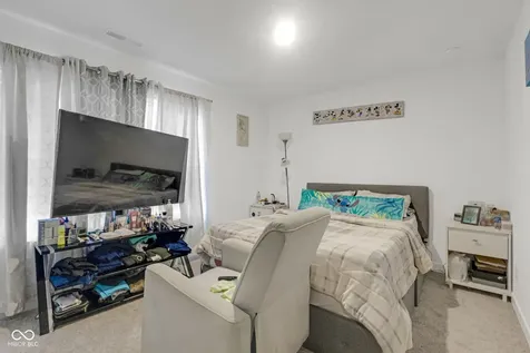 7423 Manor Lake Lane Indianapolis IN 46268