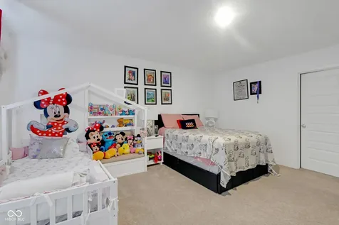 7423 Manor Lake Lane Indianapolis IN 46268