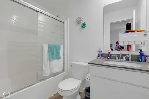 7423 Manor Lake Lane Indianapolis IN 46268