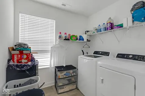 7423 Manor Lake Lane Indianapolis IN 46268