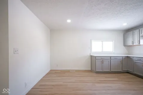 412 Main Street Elwood IN 46036