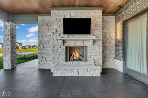 3995 Chapel Hill Court Bargersville IN 46106