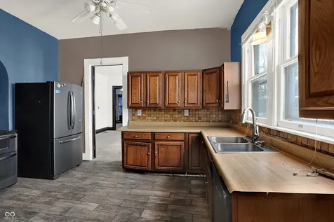 614 E Main Street Greenfield IN 46140