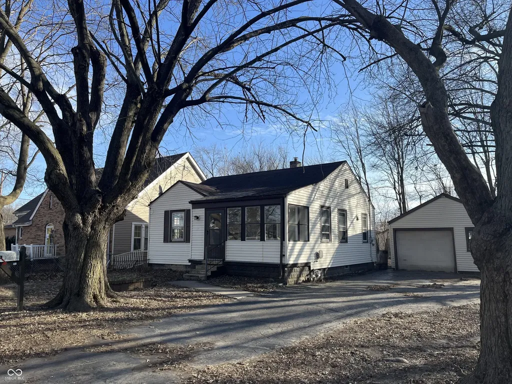 17 W 40th Street Anderson IN 46013