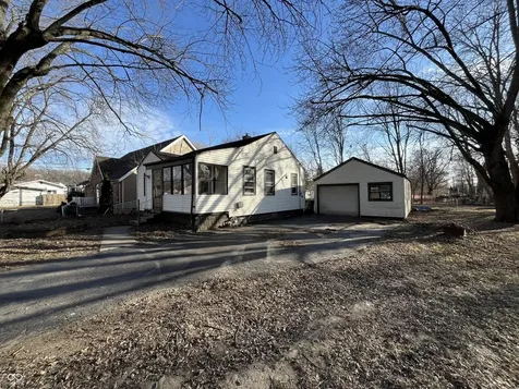 17 W 40th Street Anderson IN 46013