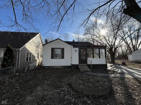 17 W 40th Street Anderson IN 46013