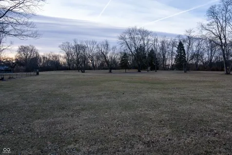 8121 E Edgewood Avenue Indianapolis IN 46239