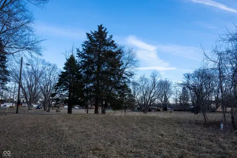 8121 E Edgewood Avenue Indianapolis IN 46239