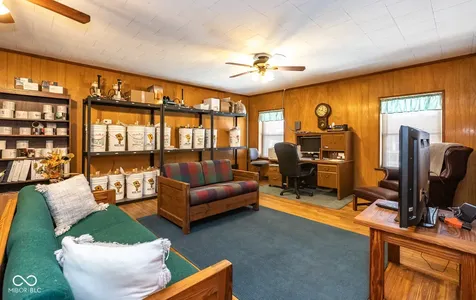 18 N Jefferson Street Knightstown IN 46148