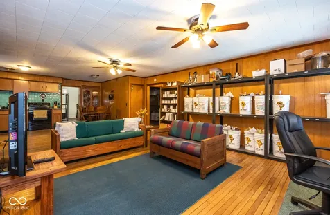 18 N Jefferson Street Knightstown IN 46148