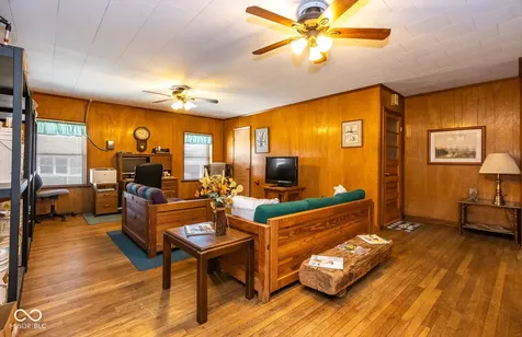 18 N Jefferson Street Knightstown IN 46148