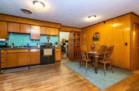 18 N Jefferson Street Knightstown IN 46148