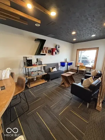 75 E Pine Street Zionsville IN 46077