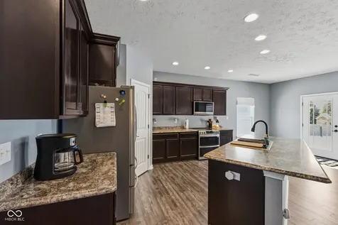 7158 Lakeland Trails Boulevard Indianapolis IN 46259