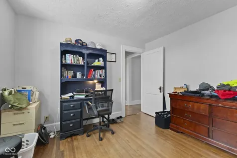 5861 N 75 W Whiteland IN 46184
