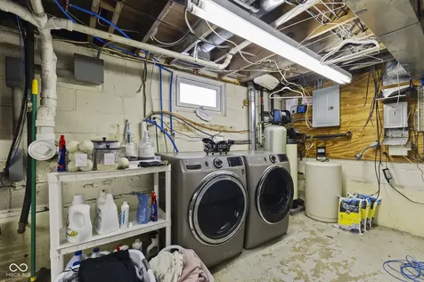 5861 N 75 W Whiteland IN 46184