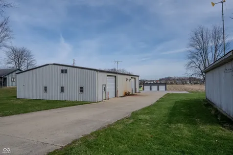 5861 N 75 W Whiteland IN 46184