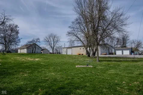 5861 N 75 W Whiteland IN 46184
