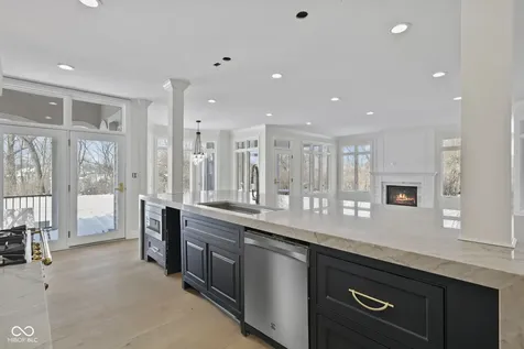 10707 Club Chase Fishers IN 46037