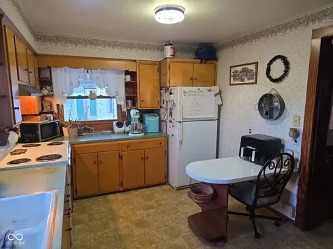 122 W 5th Street Rushville IN 46173