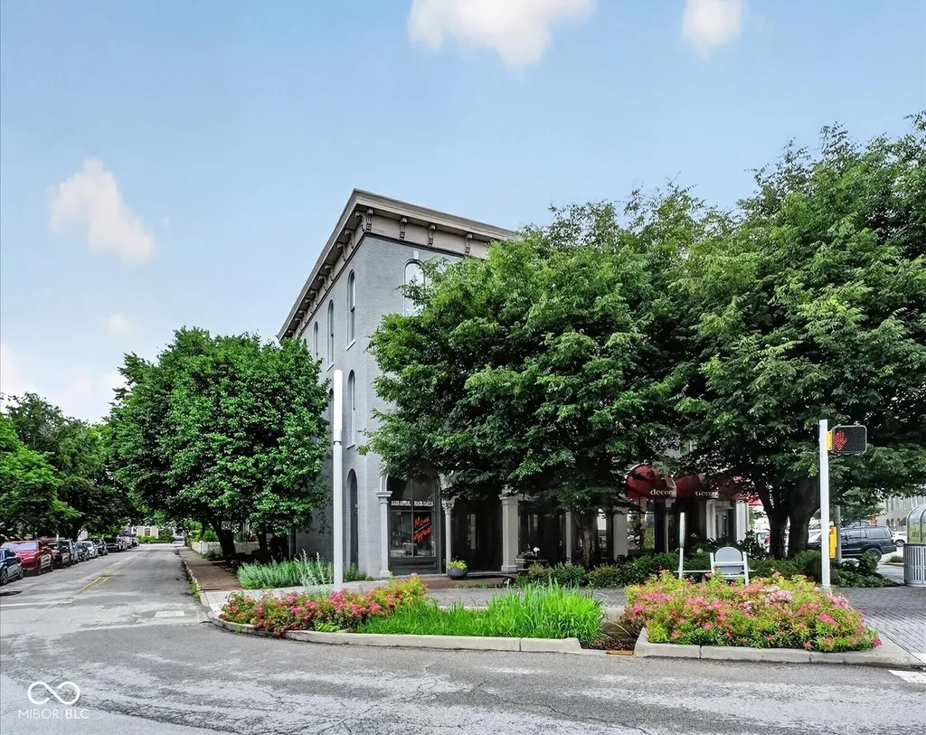 706 Massachusetts Avenue Indianapolis IN 46204