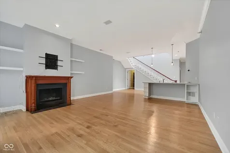 706 Massachusetts Avenue Indianapolis IN 46204