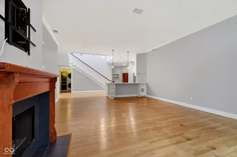 706 Massachusetts Avenue Indianapolis IN 46204