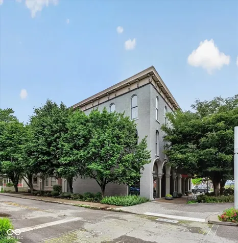 706 Massachusetts Avenue Indianapolis IN 46204