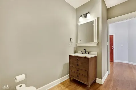 706 Massachusetts Avenue Indianapolis IN 46204