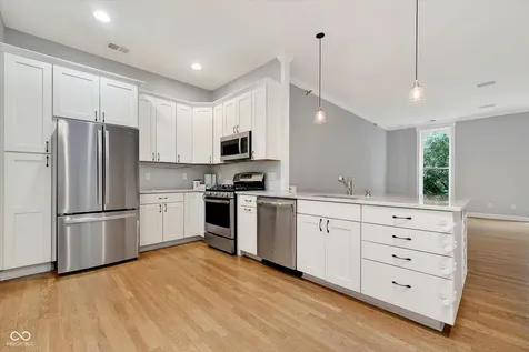 706 Massachusetts Avenue Indianapolis IN 46204