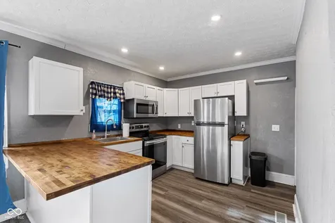 1424 N Gladstone Avenue Indianapolis IN 46201