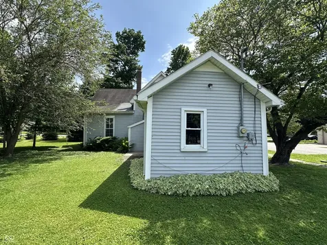 302 E Washington Street Waynetown IN 47990