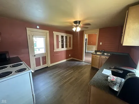 302 E Washington Street Waynetown IN 47990