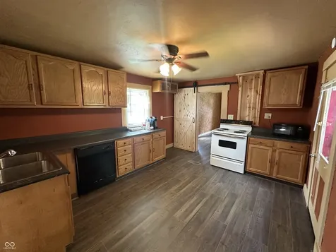 302 E Washington Street Waynetown IN 47990