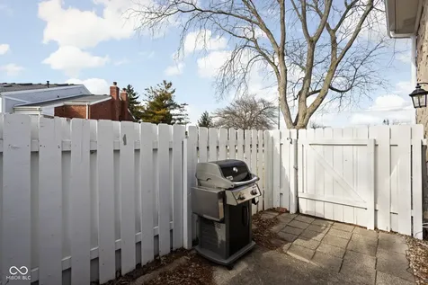 33 Dominion Drive Zionsville IN 46077