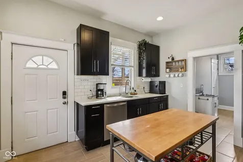 437 Sanders Street Indianapolis IN 46225