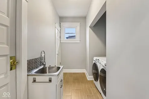 437 Sanders Street Indianapolis IN 46225