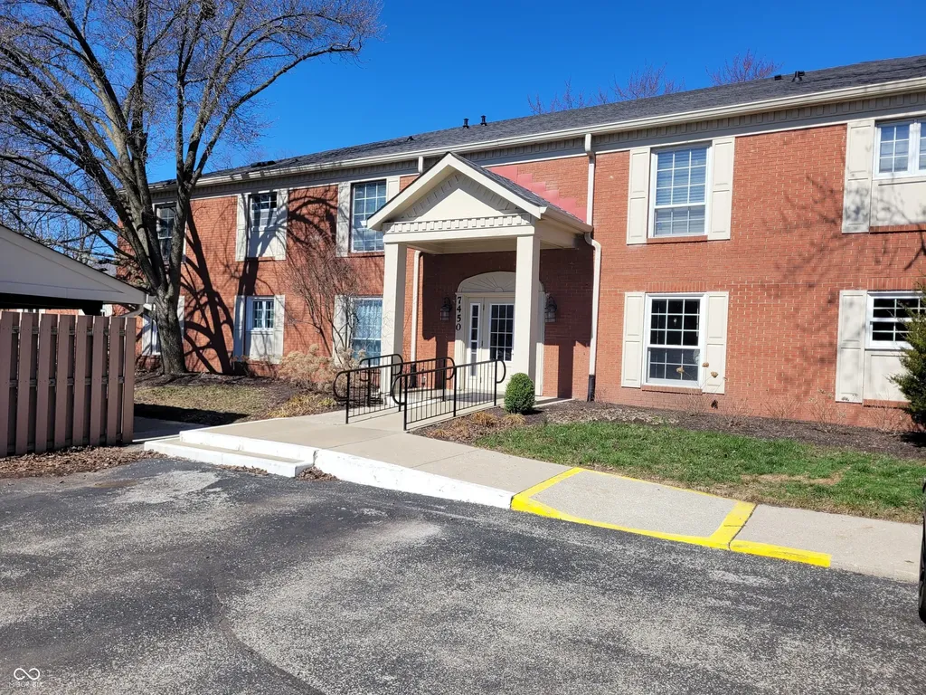7450 Lions Head Drive Indianapolis IN 46260