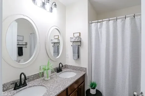 7827 Hedgehop Drive Zionsville IN 46077