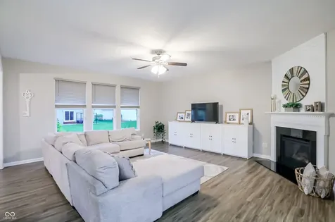 7827 Hedgehop Drive Zionsville IN 46077