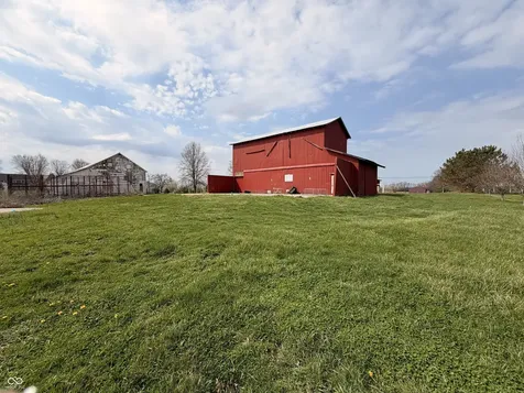 6475 N 300 E Whiteland IN 46184