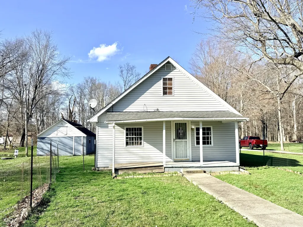 8248 W 300 S Columbus IN 47201