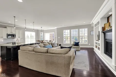 6412 Silver Maple Way Zionsville IN 46077