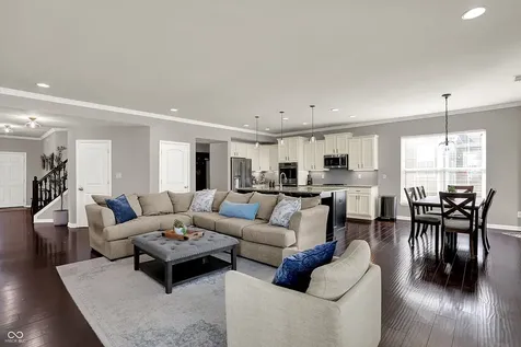 6412 Silver Maple Way Zionsville IN 46077