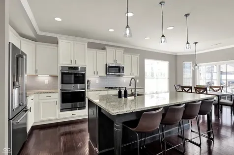 6412 Silver Maple Way Zionsville IN 46077