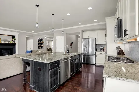 6412 Silver Maple Way Zionsville IN 46077