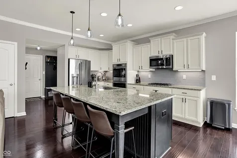 6412 Silver Maple Way Zionsville IN 46077